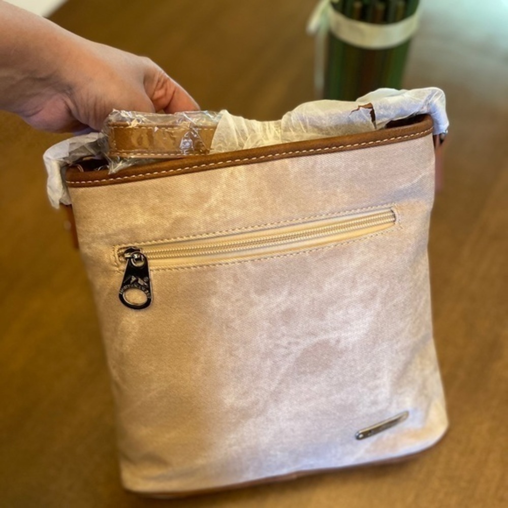 Montana west embroidered collection crossbody bag - Picture 5 of 7